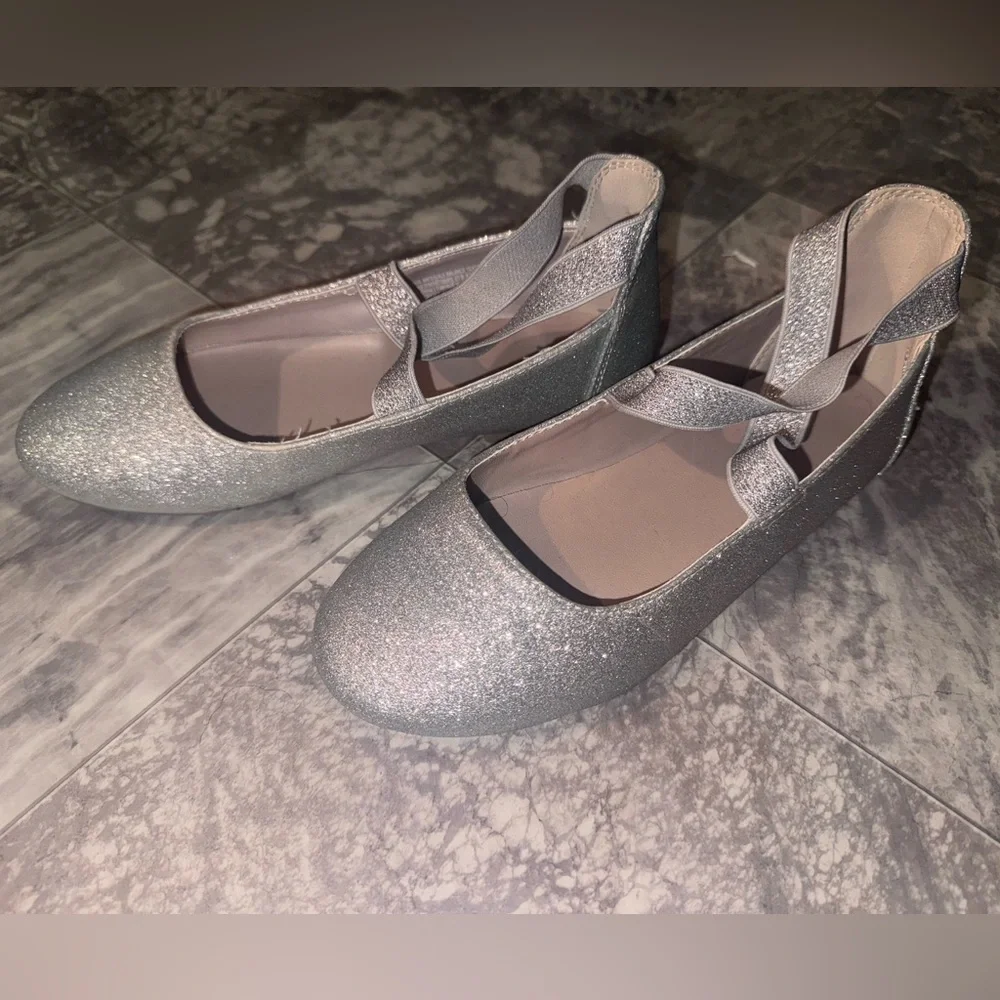 Gymboree Girls Silver Glitter Criss Cross Ballet Flats Size 2 Little Girl